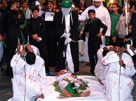 Islamic new year 2021 or islamic new hijri year 1443 will begin on the evening of 9th august 2021 on monday and 1st muharram 2021 will be on tuesday these dates may vary because the sighting of the moon varies from country to country. Ashura 2021 - Calendar Date