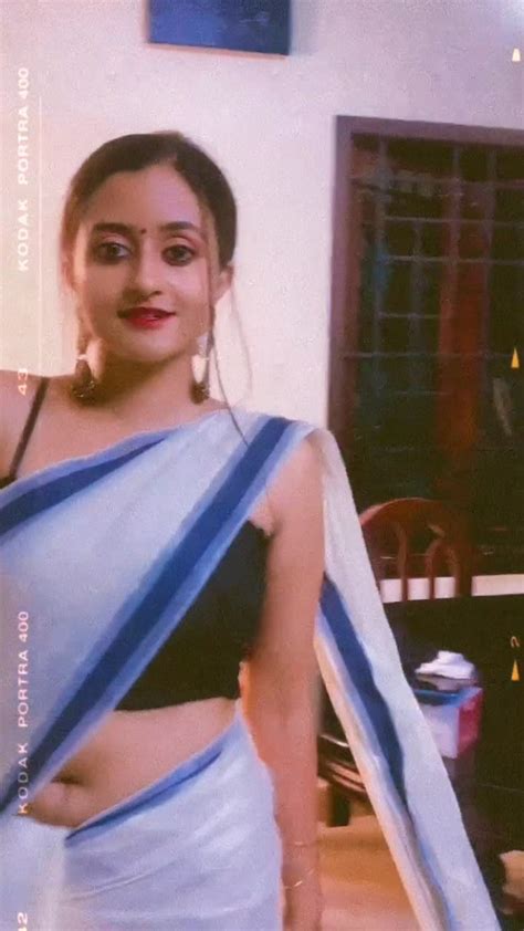 Sneha Mathew Sexy Wide Open Navel In Kerala Saree Mp4 Snapshot 00 21 817 — Postimages