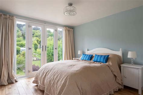 Keep reading for 20 design tips for every type of bedroom loft. Best Loft Bedroom Ideas - Loft Conversion Bedroom Design ...