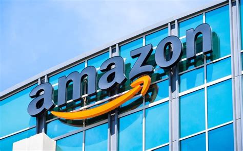 Amazon has launched its food delivery service at a time when zomato and swiggy are laying off staff. Amazon To Launch Food Delivery Service in Bangalore ...