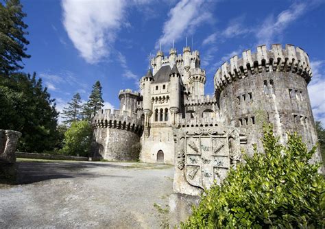 El Castillo De Butrón Símbolo De Vizcaya A Subasta Por 35 Millones