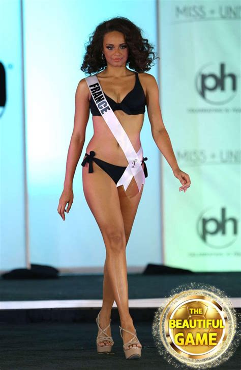 This stunning young lady is alicia aylies; Bạn gái Mbappe khoe "núi đôi" nhỏ xinh, cực hấp dẫn