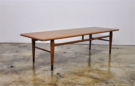 The effects of buoyancy are carefully observed in this energetic piece. SELECT MODERN: Lane Acclaim Surfboard Cocktail or Coffee Table