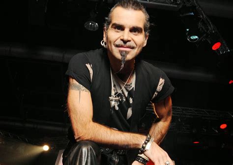È cofondatore del gruppo rock litfiba. Piero Pelù: "Sarò un nonno ribelle" - STARSSYSTEM