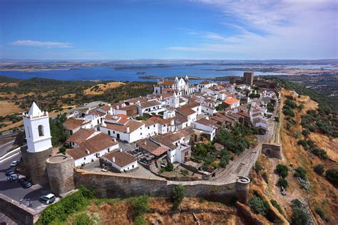 Imóveis com negócio em reguengos de monsaraz. Reguengos de Monsaraz é o segundo concelho do Alentejo ...