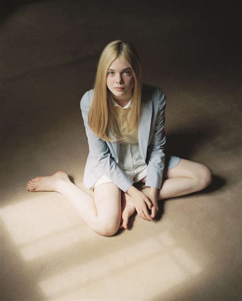 Elle Fanning Hottest Pictures In Bikini HD Photoshoots