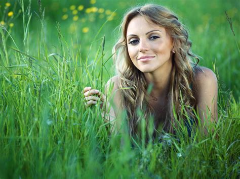 1099273 Sunlight Forest Women Outdoors Women Model Long Hair Nature Brunette Grass
