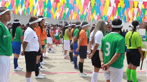 Los mismos logran educar, ayudan a mejorar las habilidades psicológicas y prácticas, y contribuyen con el estímulo físico y mental de sus jugadores. El Martes 27 de agosto, INDERBU inaugura Juegos Deportivos ...
