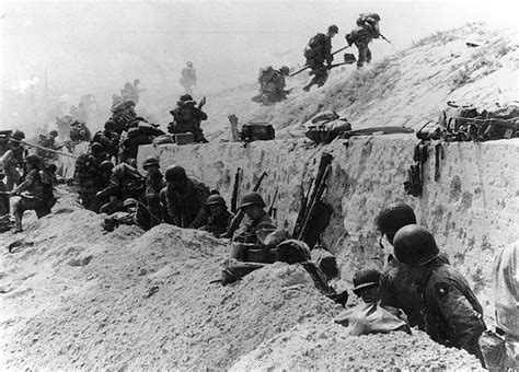 Elle est aussi la plus connue des plages du débarquement en normandie. D-Day Anniversary 2015: Facts, Quotes About Normandy ...