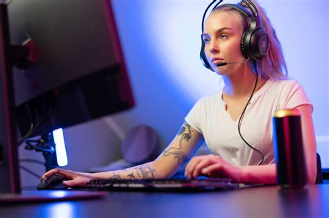why do guys have an obsession with gamer girls here are possible hot sex picture