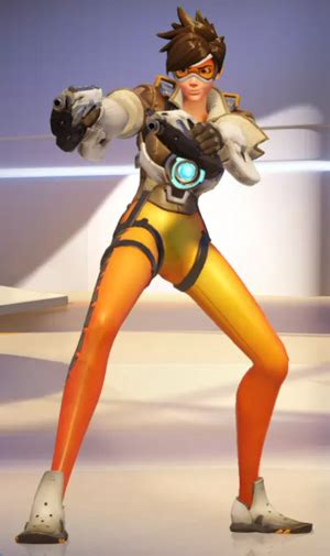 In a new player's hands, tracer can feel unwieldy and impossible to control. Overwatch: Tracer guide
