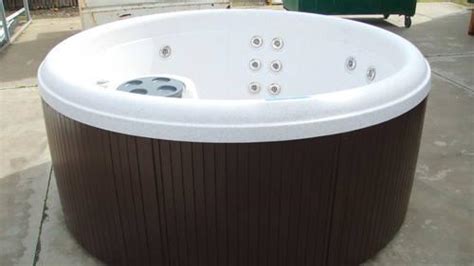 Flüchten sie in ihrem garten ins paradies mit gardenvitys holzbeheizten hot tub! Got Costco Returns Save HUNDREDS SPA HOT TUB only a few ...