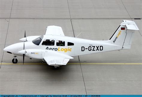 Herauszufinden, welche gemeinsamen kontakte sie haben. Foto AeroLogic (TFC Kaeufer) Piper PA-44-180 Seminole D-GZXD
