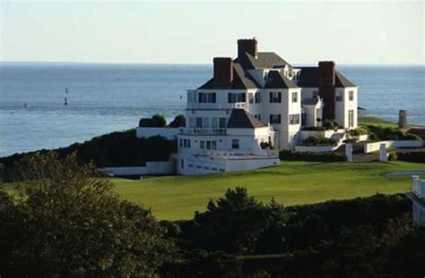 Inside Taylor Swifts 17 Million Seaside Mansion Where She Hosts A