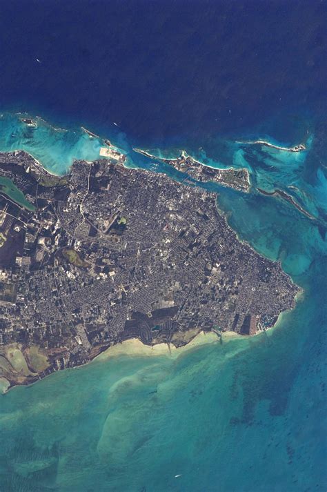 File:Nassau, The Bahamas.jpg - Wikipedia