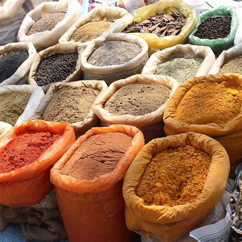Kurkuma (curcumin) schmeckt nicht nur lecker in curry oder goldener milch: Curcumin vs. Turmeric: What's the Difference? | Dr ...