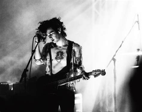 Please Be Naked Matty 1975 Matthew Healy George Daniel The 1975 Robber Sex Symbol Indie