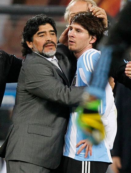 Leo messi salió a dar su rueda de prensa literalmente roto por la emoción. World Cup 2014: In Argentina, Lionel Messi Is Not Loved as ...