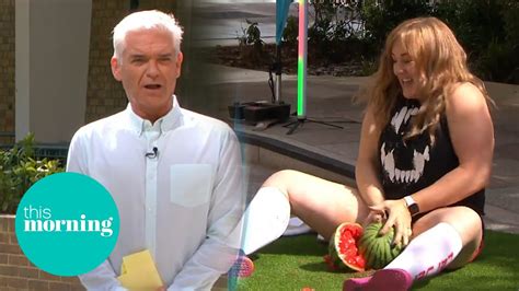 woman crushes watermelons between her thighs in record breaking time this morning youtube