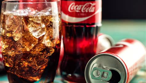 Coca‑cola та disney розробили міжгалактичні пляшечки. Coca-Cola sabor café chega ao Brasil com uma diferença na ...