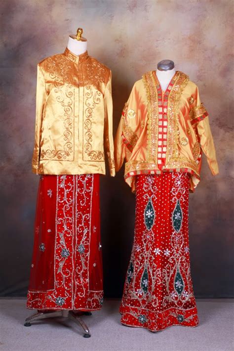 Baju Pengantin Adat Bugis Makassar Dipadukan Dengan Kebaya Pakaian Adat Dalam Pernikahan