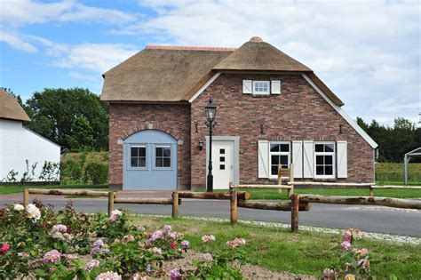 Buitenhof de leistert buitenhof de leistert is a 5 bedrooms, 0 bathrooms vacation rental in roggel, limburg, netherlands. Deze gezellige vakantieboerderij staat op Buitenhof de ...