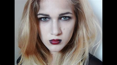 Tutoriel maquillage zombie halloweenétape 1: Maquillage Halloween: Zombie chic - YouTube