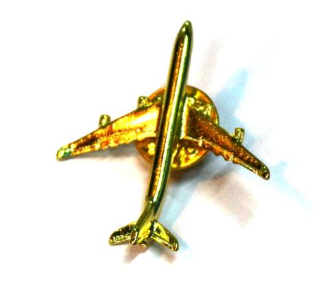 737 Shaped Lapel Pin For Pilots And Aviation Enthusiasts Pilot