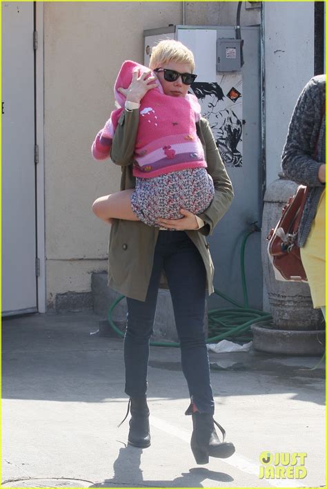 Michelle Williams M Cafe With Matilda And Busy Philipps Photo 2634702