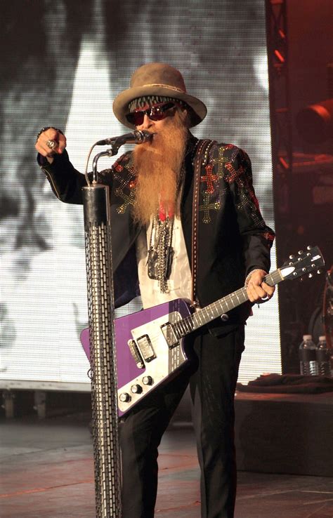 Billy f gibbons — standing around crying 04:24. Billy Gibbons: Karriere, Equipment, Alben | GITARRE & BASS