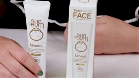 The face shop natural sun eco no shine hydrating sun cream spf50+ pa+++ 1.69 fl. SUN BUM Mineral Sunscreen Face Tint SPF 30 Review - YouTube