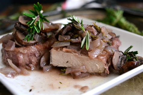Red Wine Braised Pork Chops With Mushrooms The Realistic Nutritionist