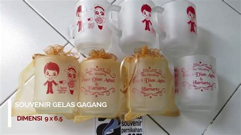 Agar anda tetap bisa memberikan souvenir cantik berupa gelas, berikut ini adalah tips untuk memilih inilah 4 tips untuk memilih gelas souvenir dan 5 rekomendasi tempat pemesanannya. SOUVENIR PERNIKAHAN GELAS - YouTube