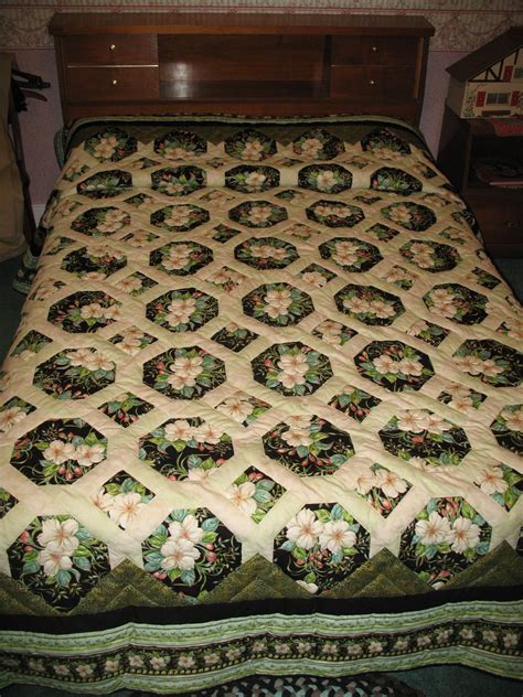 A westalee design inspired project by donna mccauley. My Reverse Garden Twist Quilt | Quilts, Snowball quilts, Asian quilts