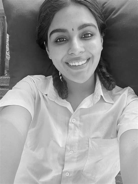 Samyuktha Menon On Twitter Found This Selfie In My Gallery 😁 The Second Picture Will Tell You