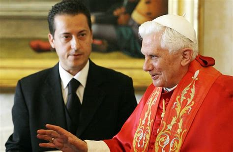 Габријеле украо папи 100.000 долара? | Факти