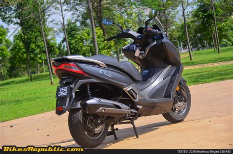 Riders who require a scooter capable of navigating the freeway should look into the bmw c650 gt, which is powered by a 650cc engine and capable of higher top speeds. tested-2020-modenas-elegan-250-abs-maxi-scooter-price ...