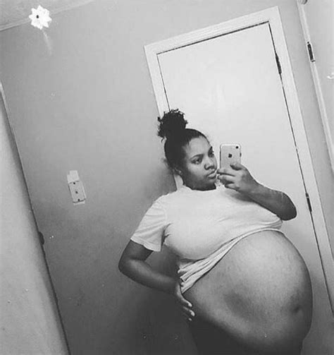 Woah Checkout This Lady S Massive Baby Bump Photo