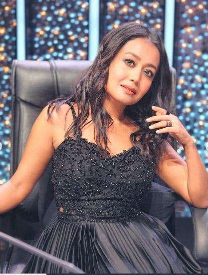 Indian Idol 11 Neha Kakkar Post Wedding Rumours With Aditya Narayan Turns Beauty In Black
