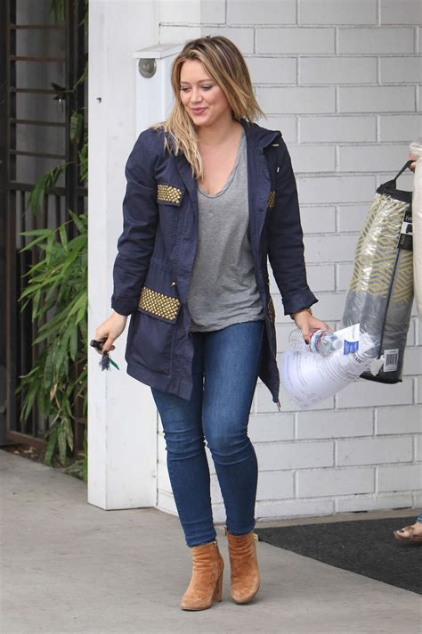 Hilary Duff Casual Outfit Running Errands For Mattress Shopping