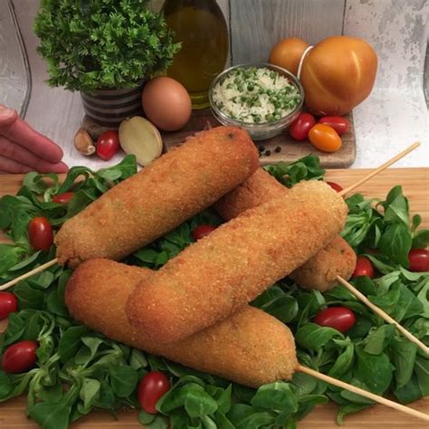 Una leccornia che farà impazzire i più piccoli. Ricetta: Arancini lecca-lecca