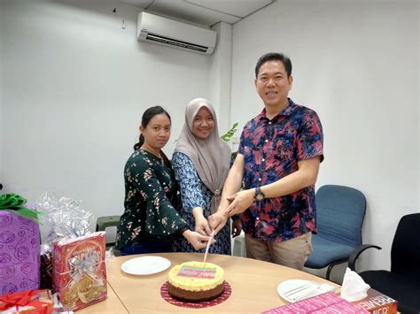 Our company new in this industry of publishing and we really happy if anybody want to sent their masterpiece of the way that they think so creative.we will help all of you.try to work together with us. Gallery » Wehaya Sdn Bhd