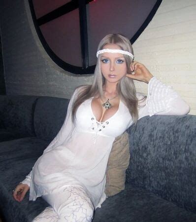 Photos Regardez Valeria Lukyanova La Femme Barbie Ukrainienne