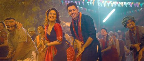 Kareena Kapoor And Imran Khan In Still From Movie Gori Tere Pyaar Mein Gori Tere Pyaar Mein