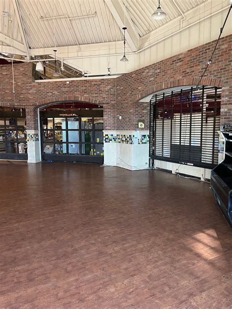 5869 S Alkire St, Littleton, CO 80127 - Bevy's Liquor World | LoopNet