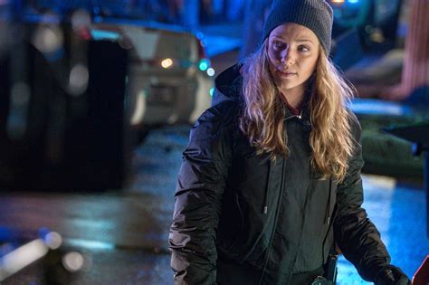 ‘chicago Pds Tracy Spiridakos Moves To Chicago Talks Life In The