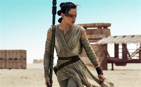 Star Wars The Last Jedi Box Shows Rey With New Hairstyle Business Insider