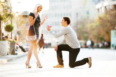 This Is Why You Get Down On One Knee To Propose Happy Propose Day