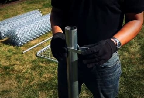 Watch our step by step video with all the details need to install the perfec. Guide to Installing a Chain-Link Fence at The Home Depot