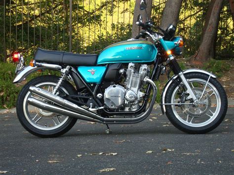 Oil/air cooled, 1140cc, 4, dohc. 2014 Honda CB1100 Deluxe | Samurider.com